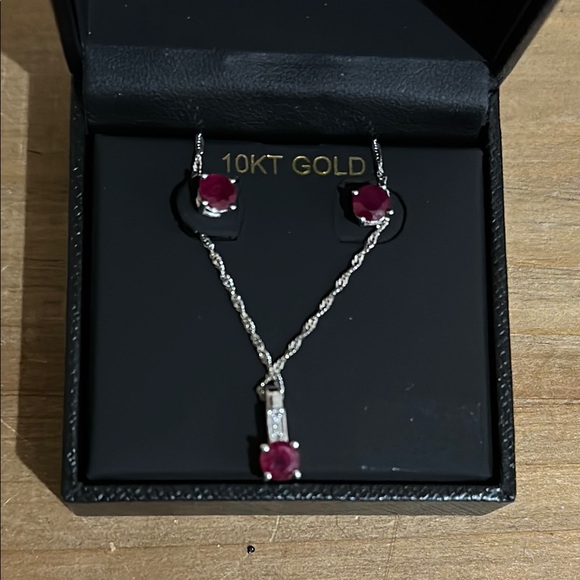 Ruby and White Gold Set - Picture 2 of 14